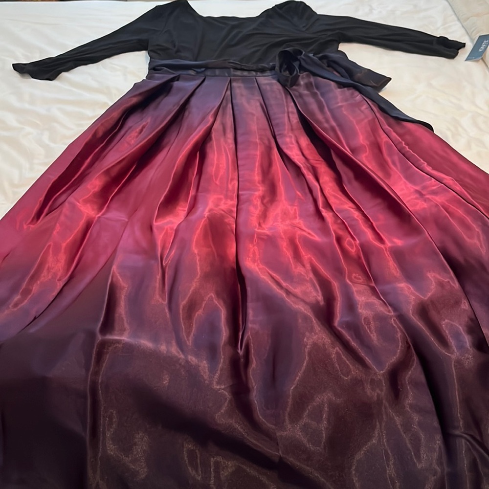 Long Formal Dress/Black Jersey top/Ombre skirt (fig)/skirt is lined